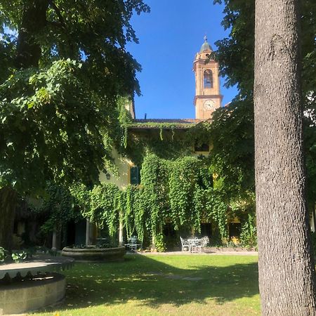 Palazzo Sismonda Bed and Breakfast Corneliano d'Alba Buitenkant foto