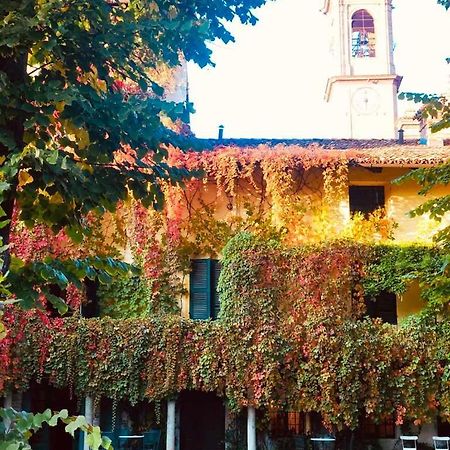 Palazzo Sismonda Bed and Breakfast Corneliano d'Alba Buitenkant foto