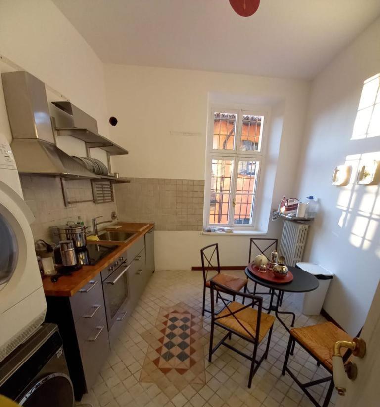 Palazzo Sismonda Bed and Breakfast Corneliano d'Alba Kamer foto