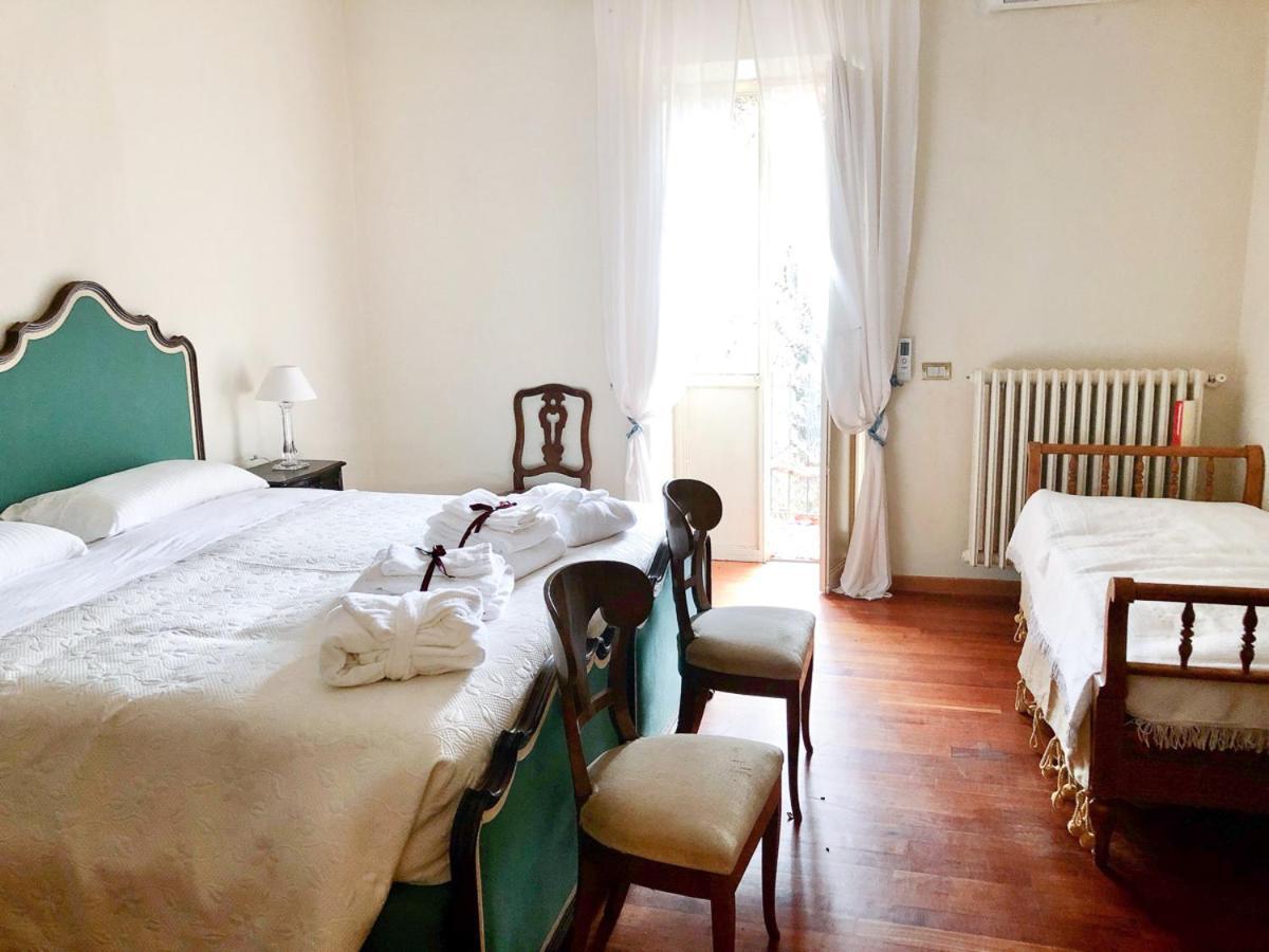 Palazzo Sismonda Bed and Breakfast Corneliano d'Alba Kamer foto