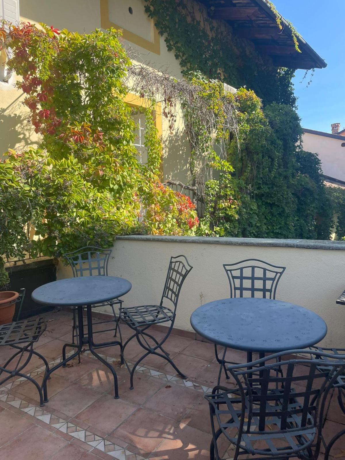 Palazzo Sismonda Bed and Breakfast Corneliano d'Alba Kamer foto