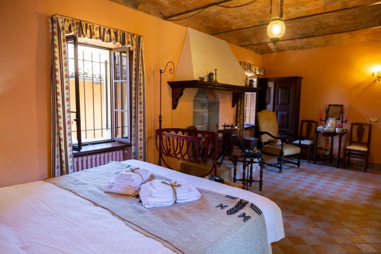 Palazzo Sismonda Bed and Breakfast Corneliano d'Alba Buitenkant foto