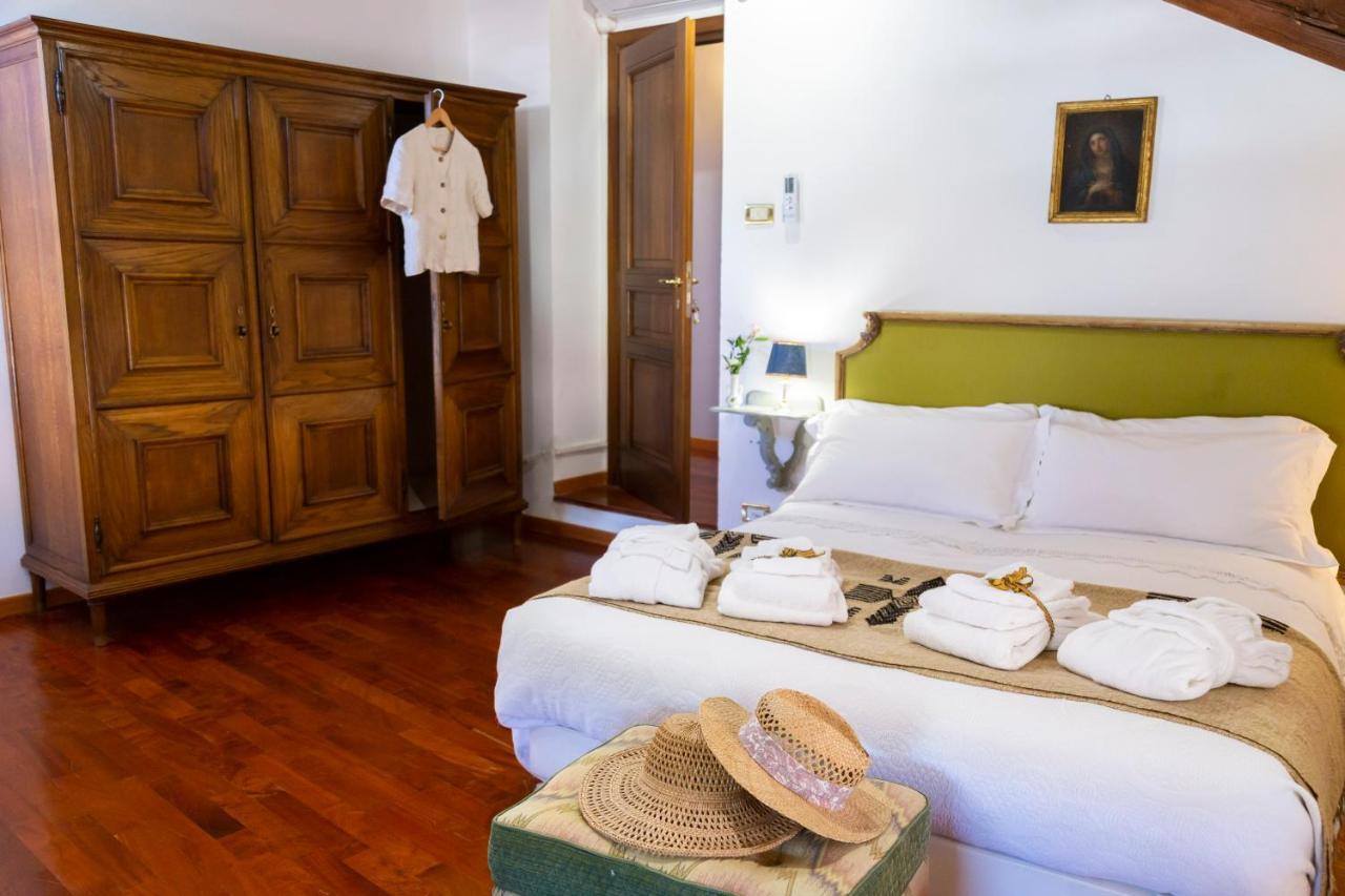 Palazzo Sismonda Bed and Breakfast Corneliano d'Alba Buitenkant foto