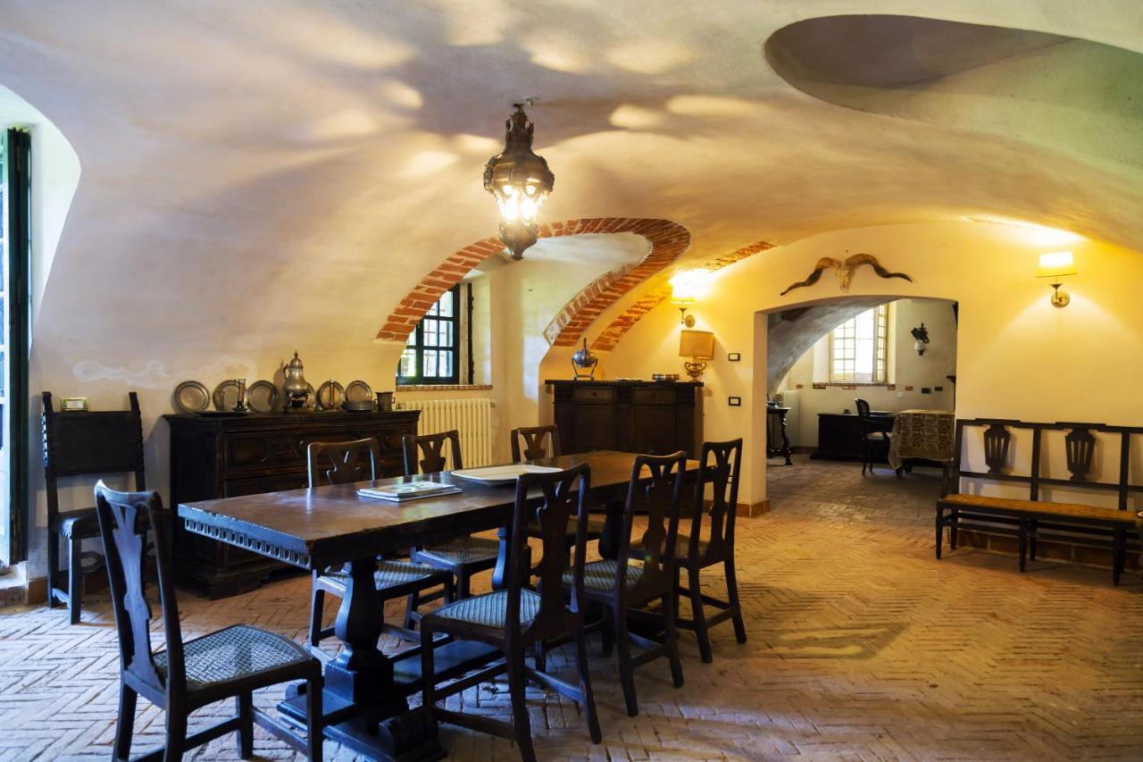 Palazzo Sismonda Bed and Breakfast Corneliano d'Alba Buitenkant foto