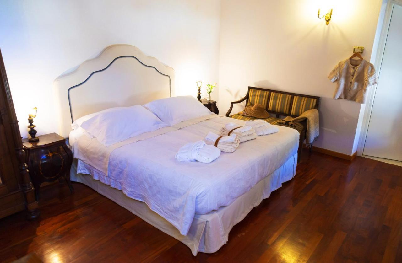 Palazzo Sismonda Bed and Breakfast Corneliano d'Alba Buitenkant foto