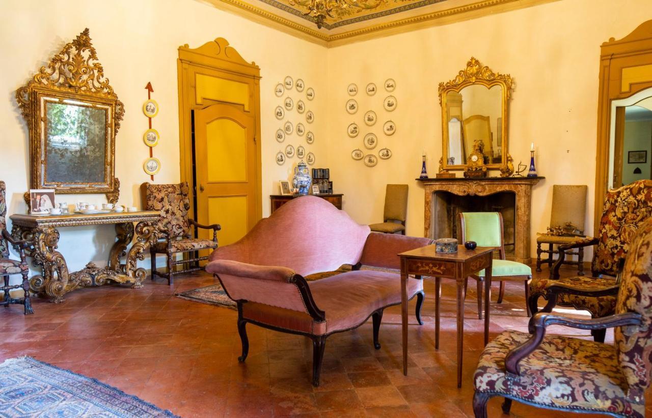 Palazzo Sismonda Bed and Breakfast Corneliano d'Alba Buitenkant foto