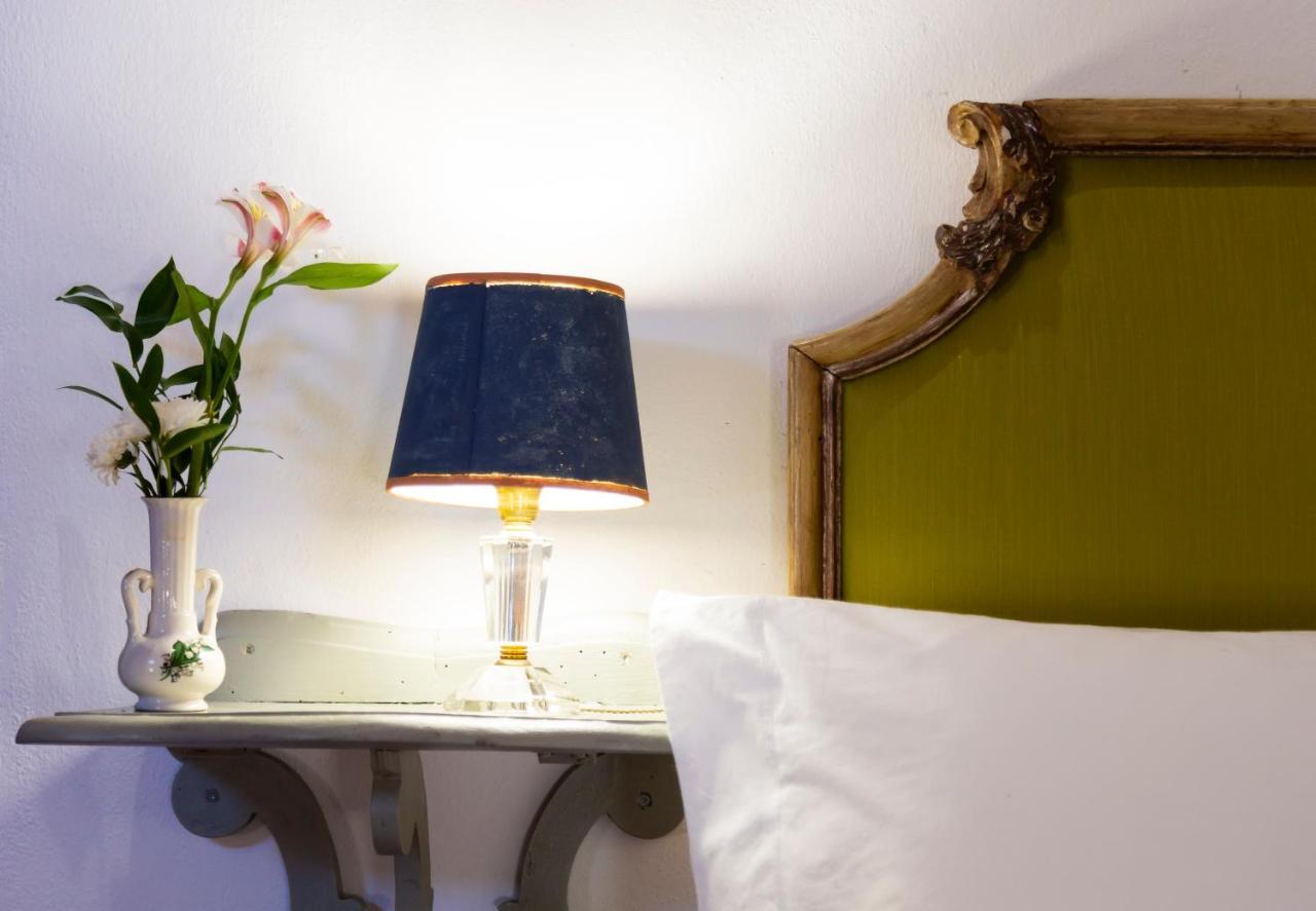 Palazzo Sismonda Bed and Breakfast Corneliano d'Alba Buitenkant foto