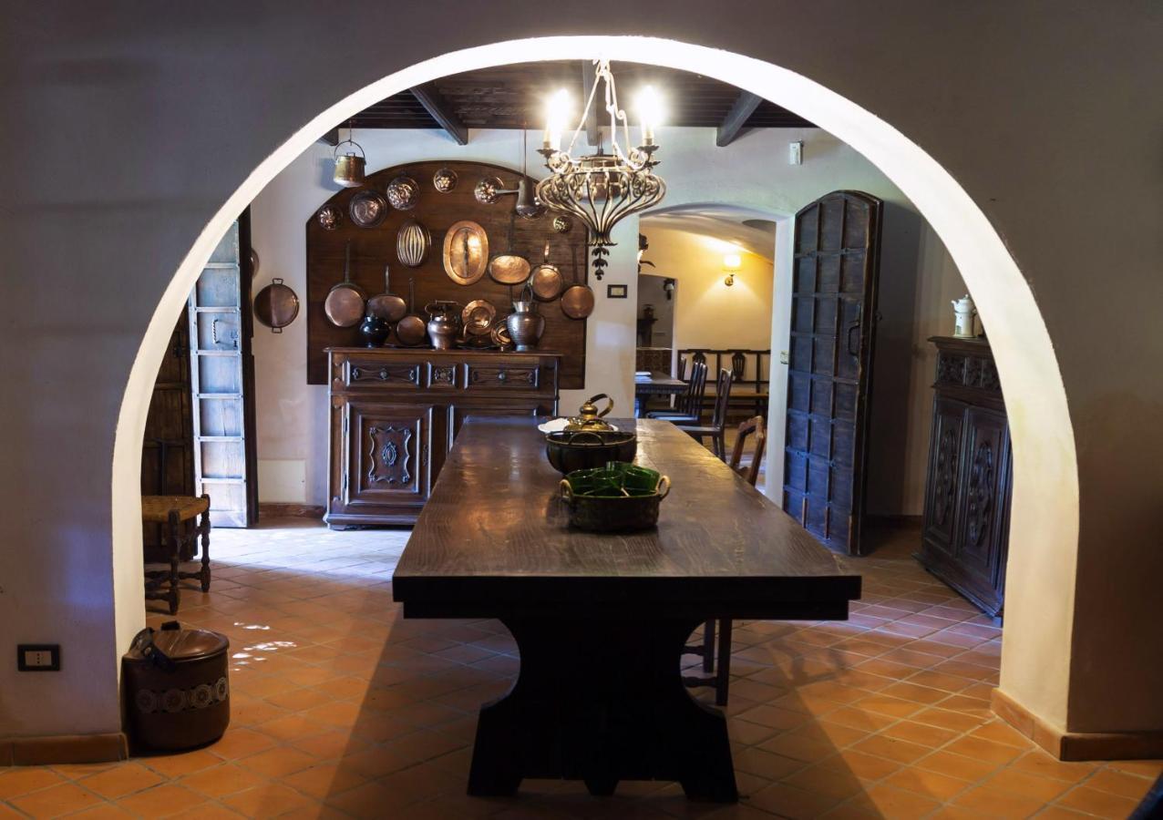 Palazzo Sismonda Bed and Breakfast Corneliano d'Alba Buitenkant foto
